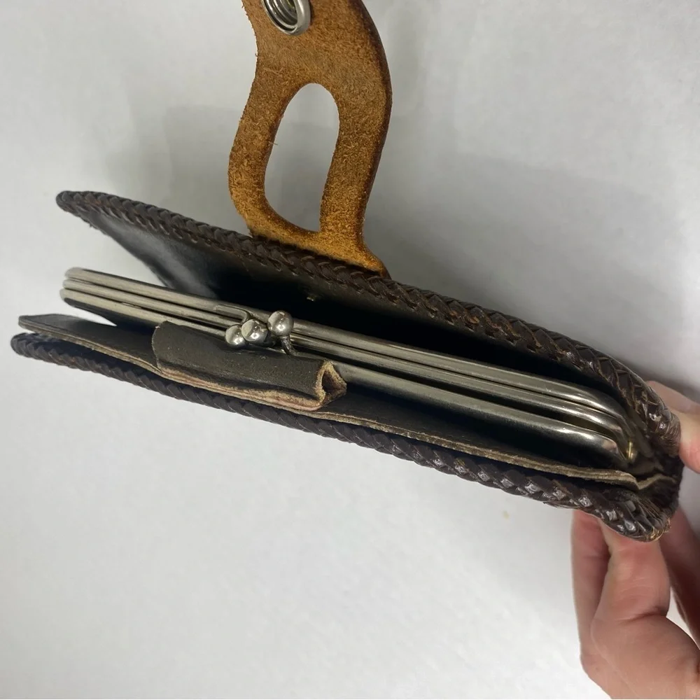 Vintage Brown Leather Hand Tooled Zipper Coin Change Wallet Flowers Western